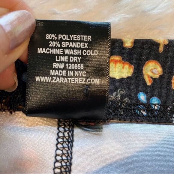 Zara Terez Emoji Capris Leggings, Size Small - Picture 5 of 10